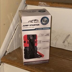 Jump Starter 3-in-1 Car Emergency Power Supply
with power bank and flashlight